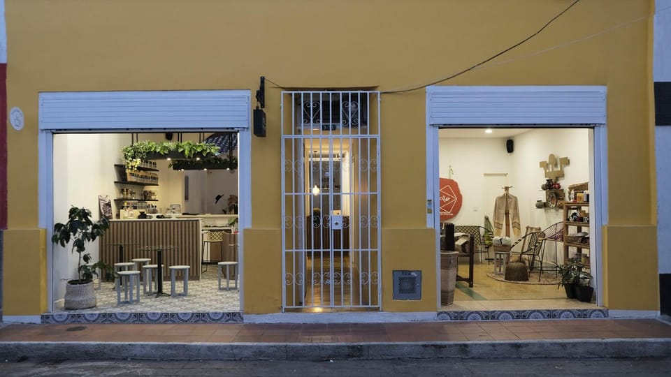Facade/entrance