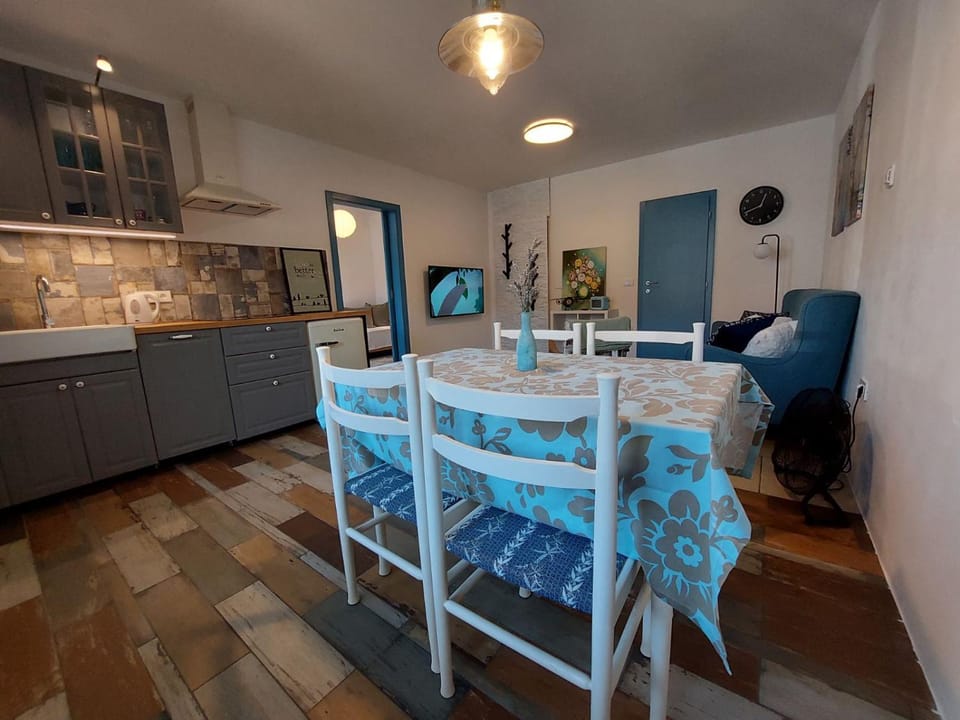 Kitchen or kitchenette, Living room, Photo of the whole room