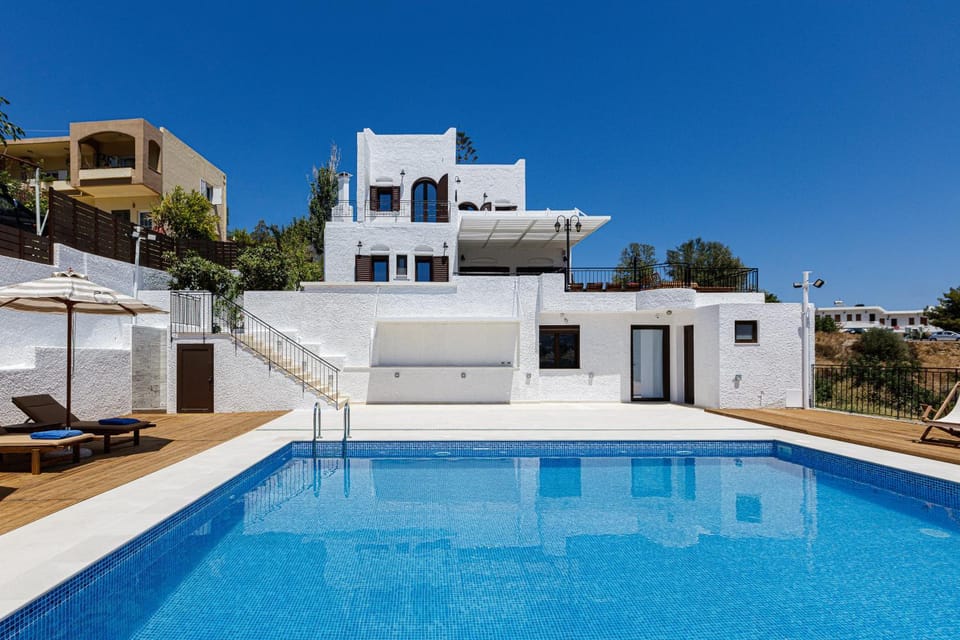 Property building, Pool view, Swimming pool