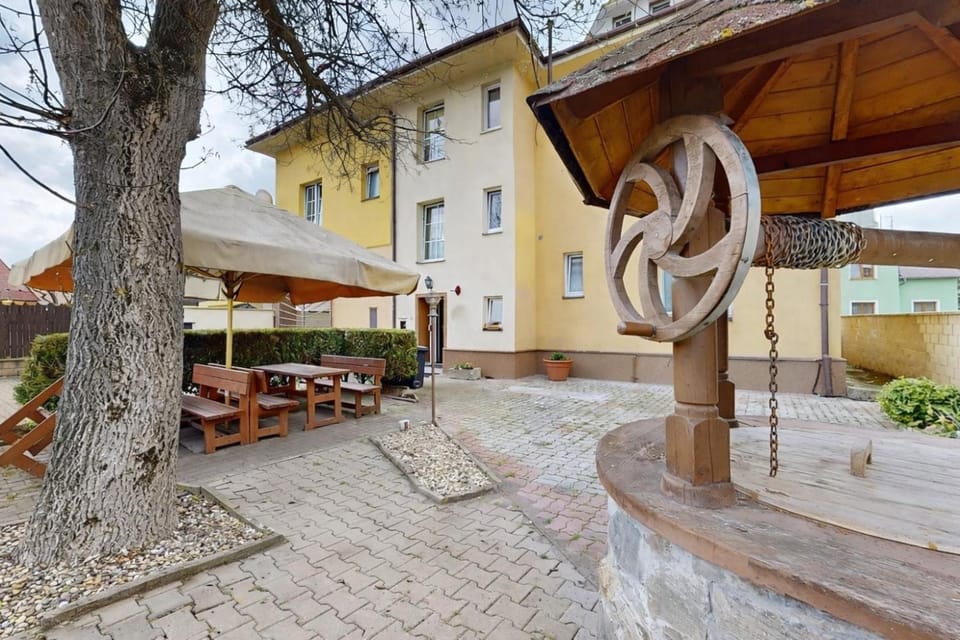Property building, Seating area