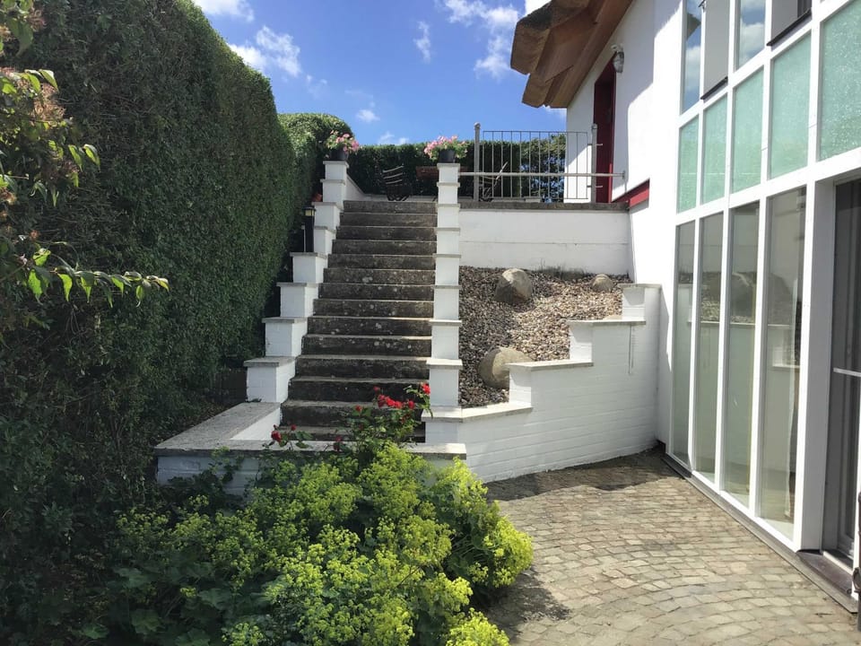 Property building, Patio, Balcony/Terrace