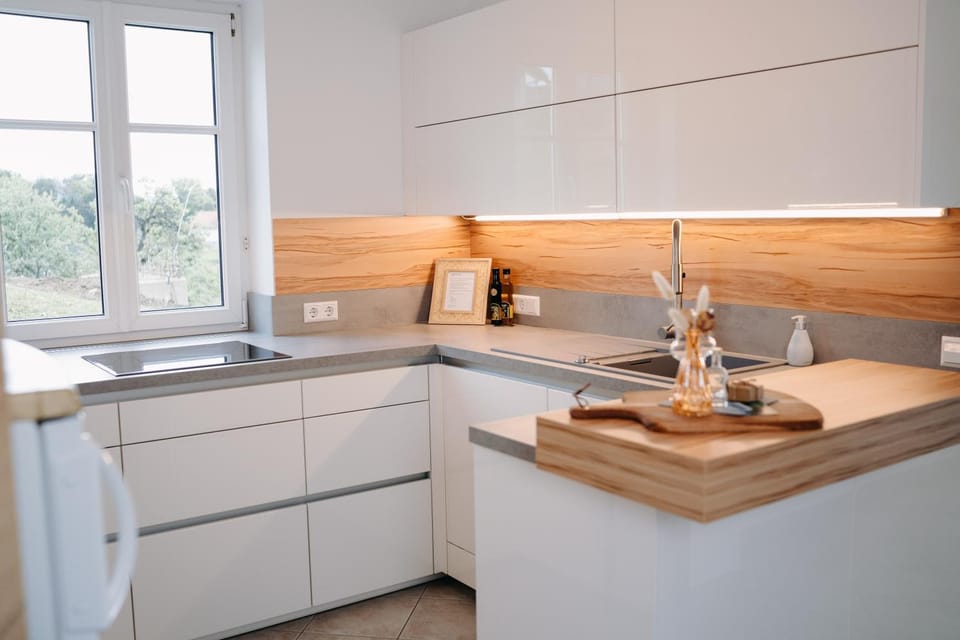 Kitchen or kitchenette, kitchen