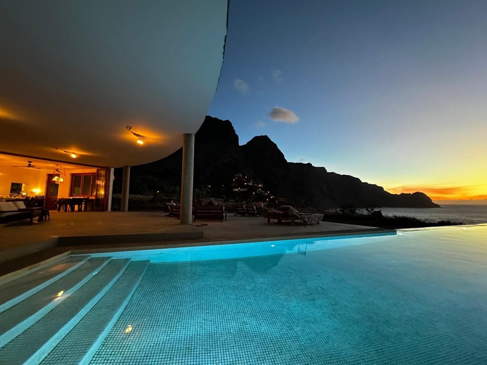 Restaurant/places to eat, Swimming pool