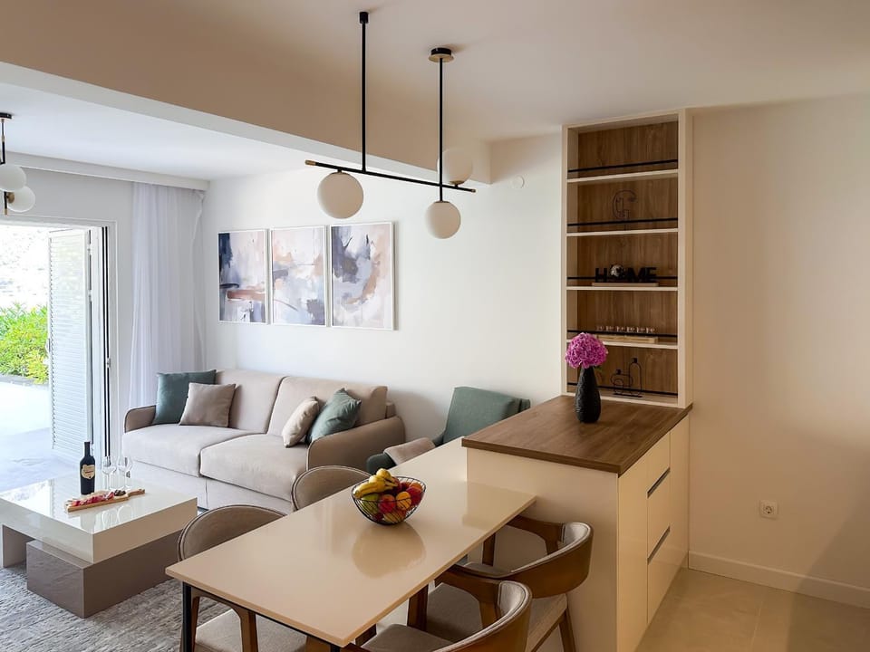 Living room, Seating area, Dining area