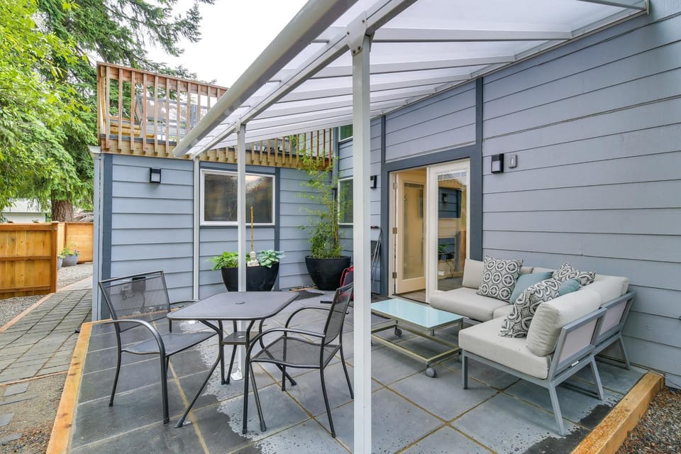 Patio and Grill Dog-Friendly Redmond Getaway! Apartment in Redmond
