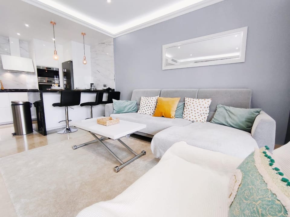 Communal lounge/ TV room, Living room, Seating area