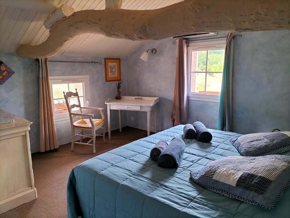 Chambre Olivette Mas Bel Esperance Bed and Breakfast in Provence