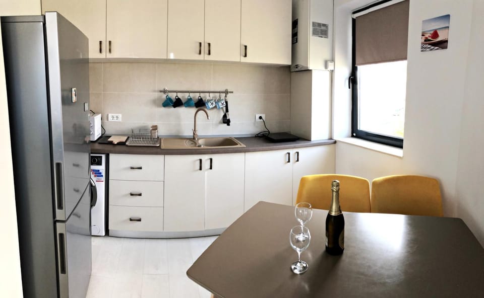 Dining area, Communal kitchen