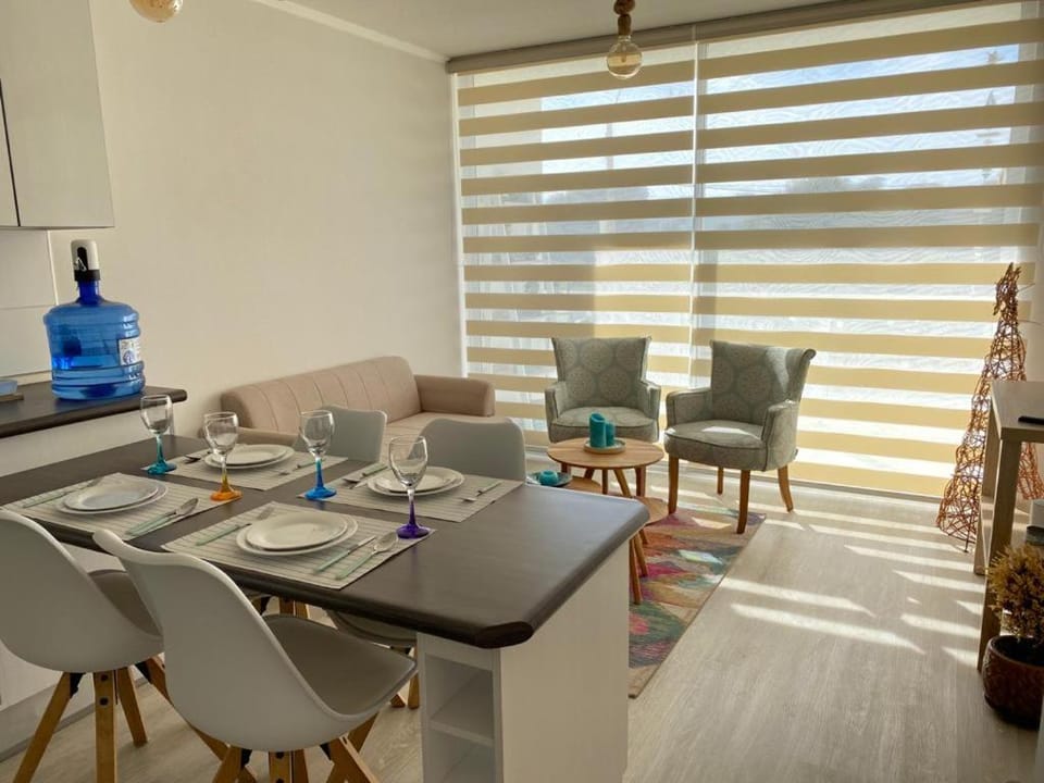 Living room, Seating area, Dining area