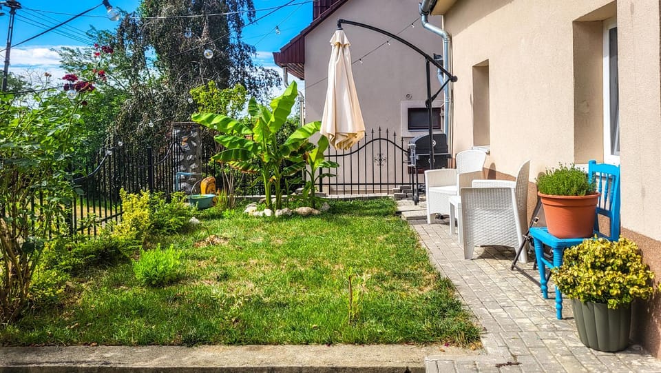 Garden, Garden view