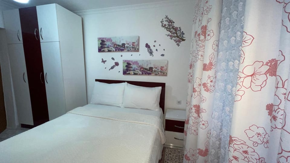 Bed, Photo of the whole room, Bedroom, wardrobe