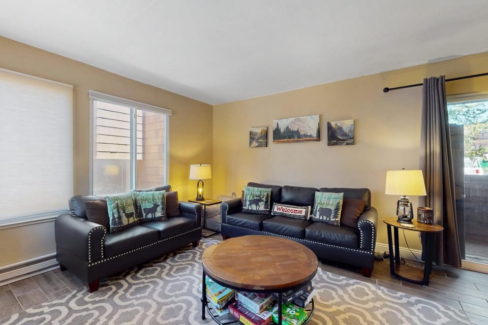 11529 Snowpeak Way #619 Apartment in Truckee