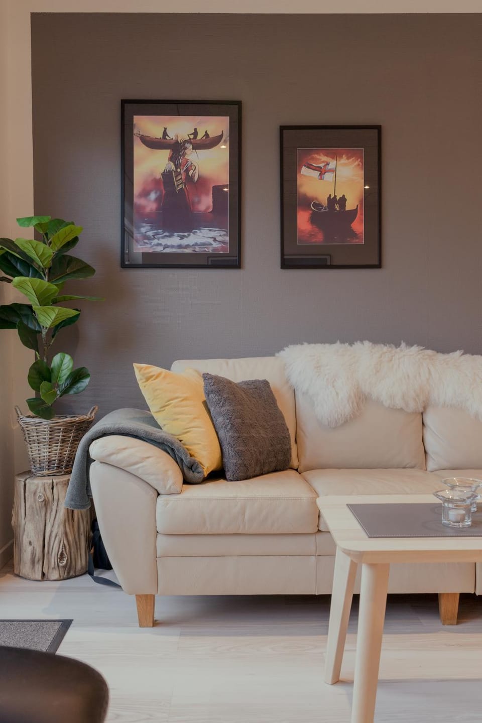 Living room, Seating area