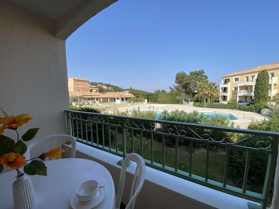 Les Issambres, T2 avec piscine, parking sécurisé - FR-1-226-467 Apartment in Sainte-Maxime