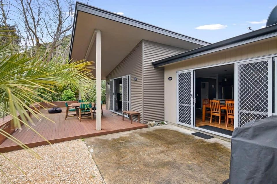 Tata Beach All Aboard House in Tasman District, Tasman, New Zealand