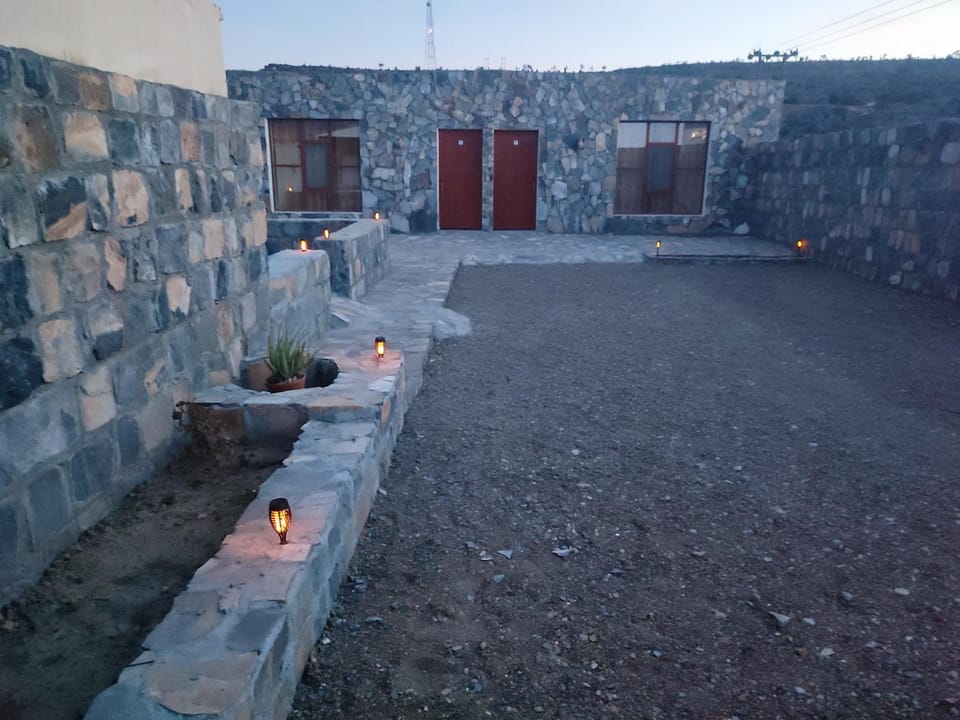 Stone rest house jebel shams House in Oman