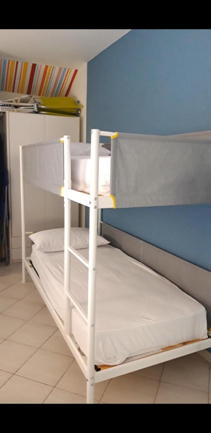 bunk bed