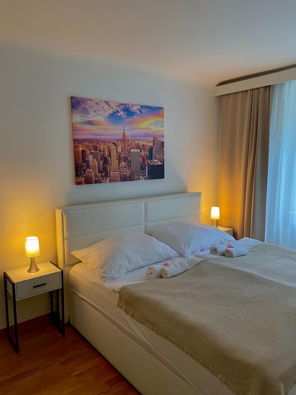 Bed, Photo of the whole room, Bedroom