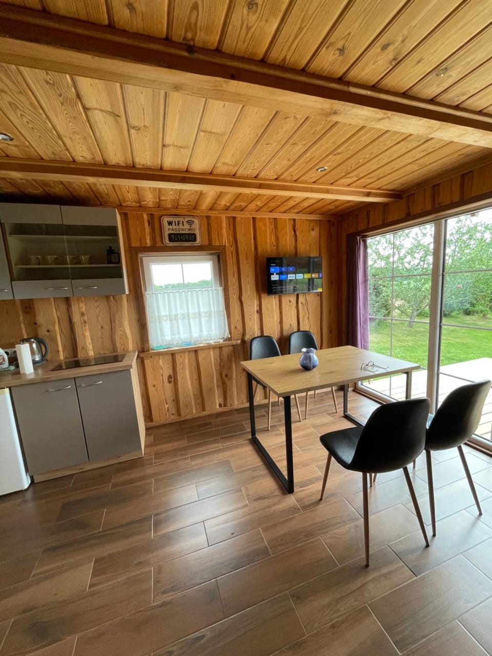 TV and multimedia, Kitchen or kitchenette, Dining area
