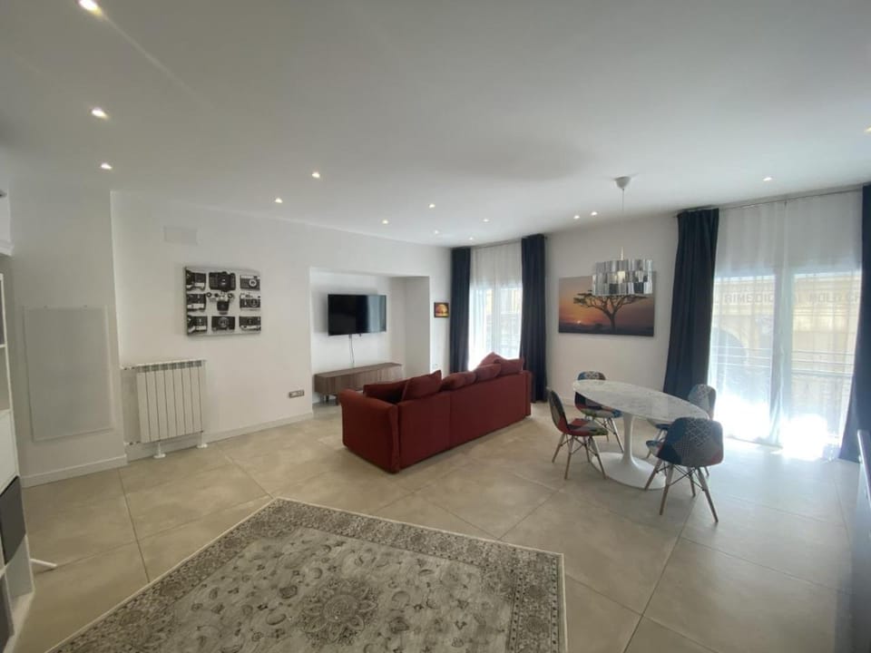 Communal lounge/ TV room, TV and multimedia, Living room, Seating area
