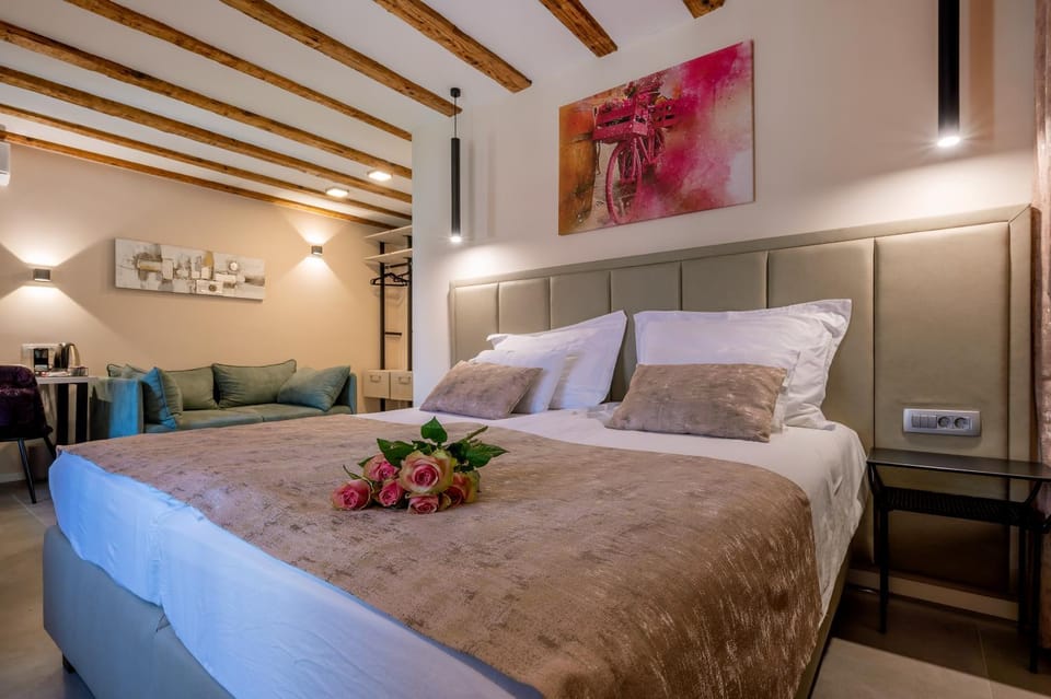 Old Spalatrum Luxury Rooms Bed and Breakfast in Split