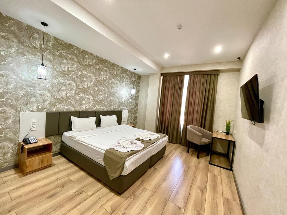 Bed, Photo of the whole room, Bedroom
