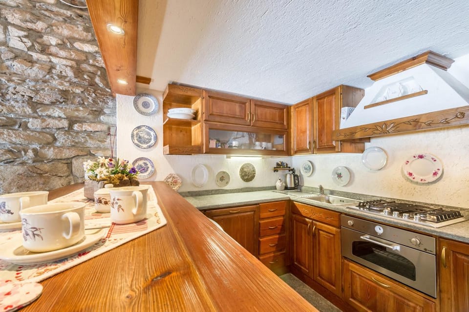 Kitchen or kitchenette, Living room