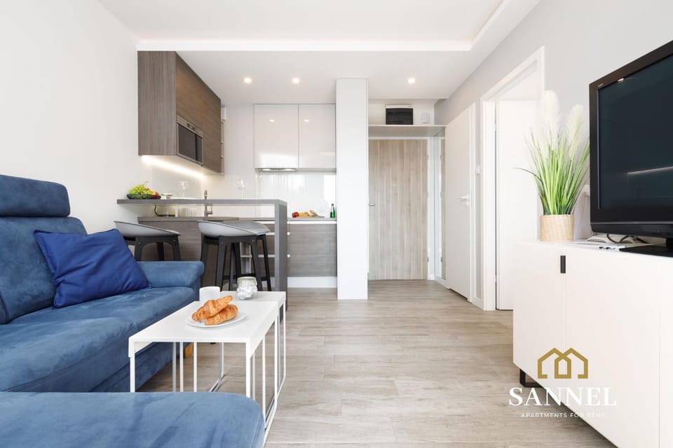 Kitchen or kitchenette, Living room, Decorative detail, Seating area, Dining area, On site