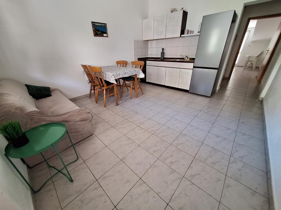 Kitchen or kitchenette, Living room, Dining area, stove