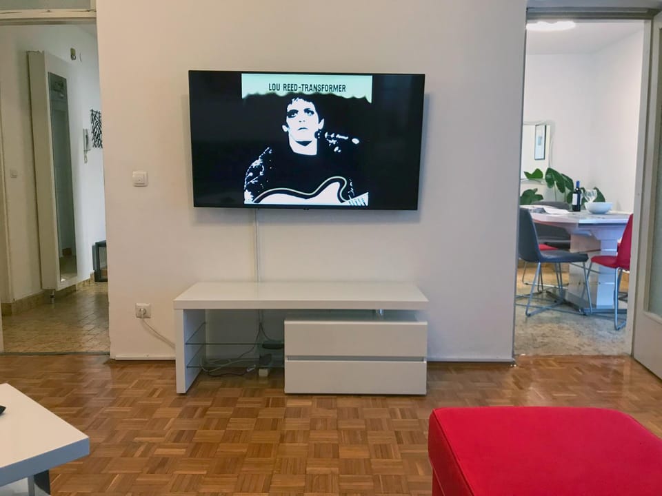 TV and multimedia, Living room, Seating area