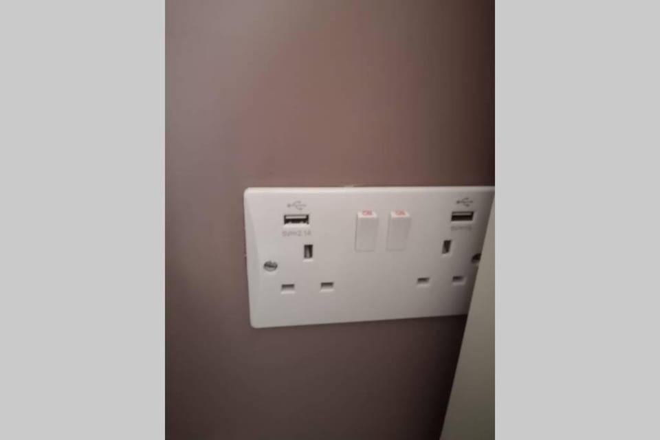 Country Cabin Retreat, Ireland's Hidden Heartland F35 YC67 Cabin in County Mayo