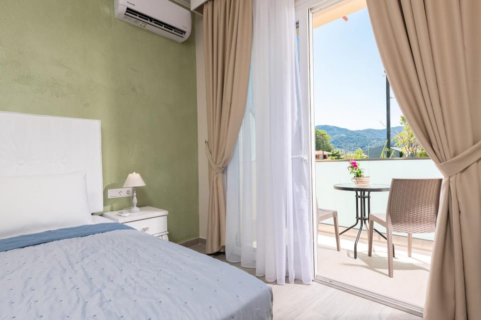 Balcony/Terrace, Mountain view