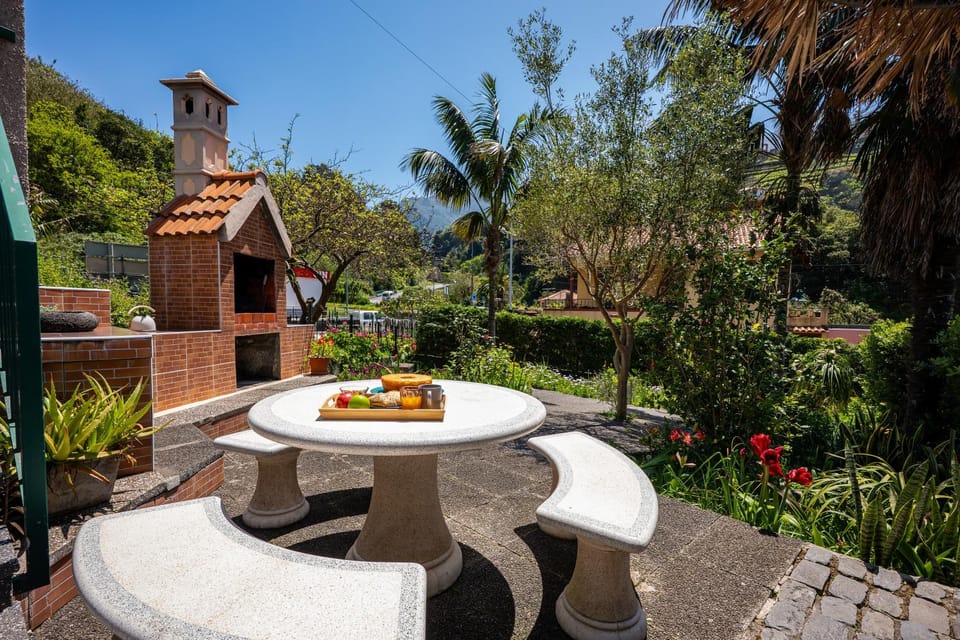 Stone House ''Vista'' Apartment in Madeira District