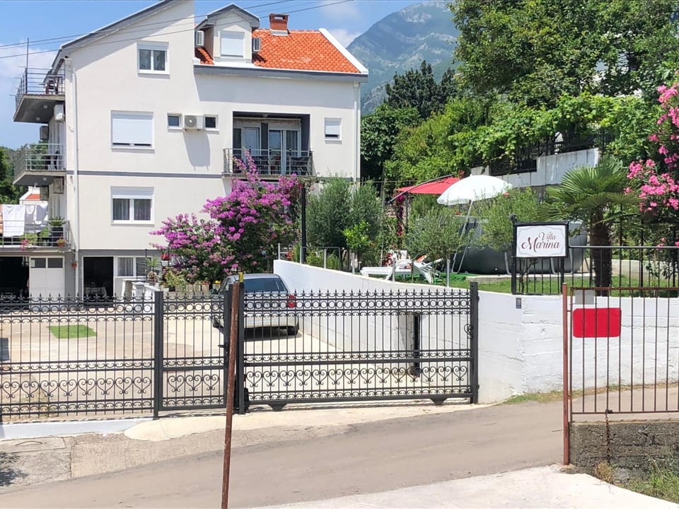 Property building, Kitchen or kitchenette