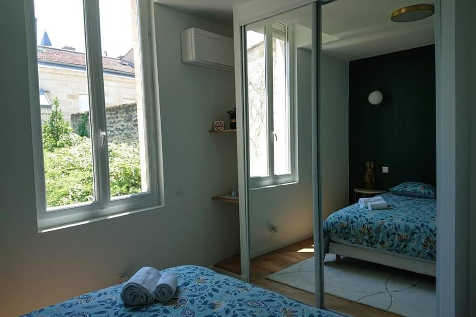 Appartement MONTESQUIEU Apartment in Bordeaux