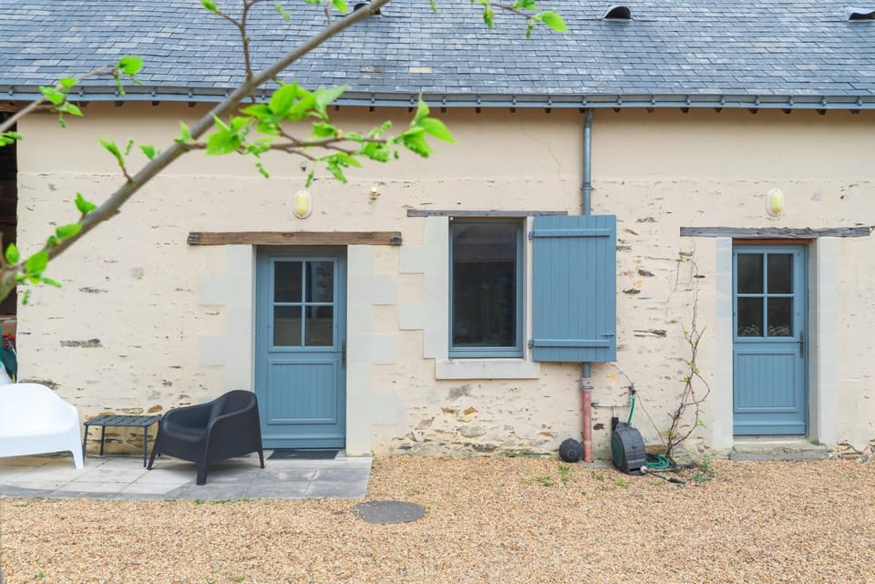 Facade/entrance, Garden view