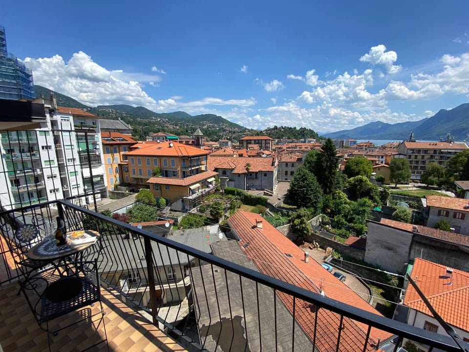 Romantica Suite Apartment in Intra