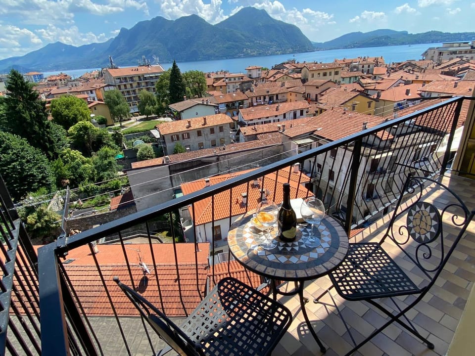 Romantica Suite Apartment in Intra