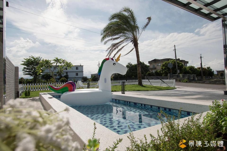 Property building, Swimming pool