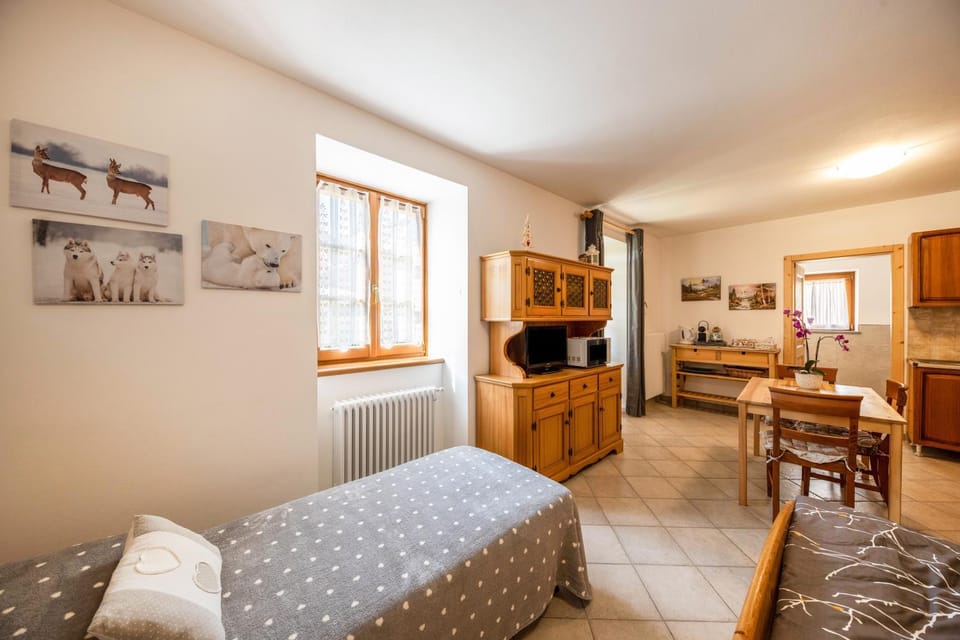 Living room, Bedroom