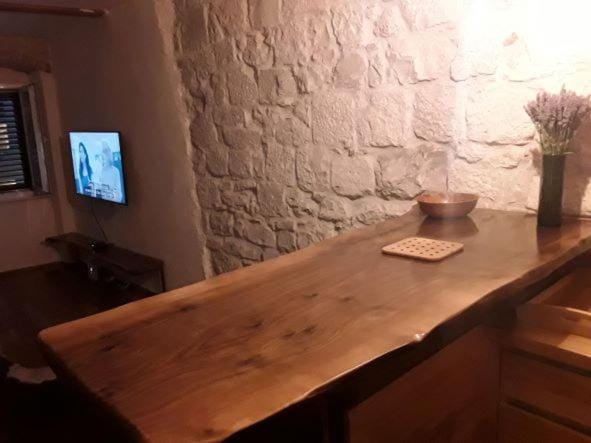 Kitchen or kitchenette, Dining area, Communal kitchen