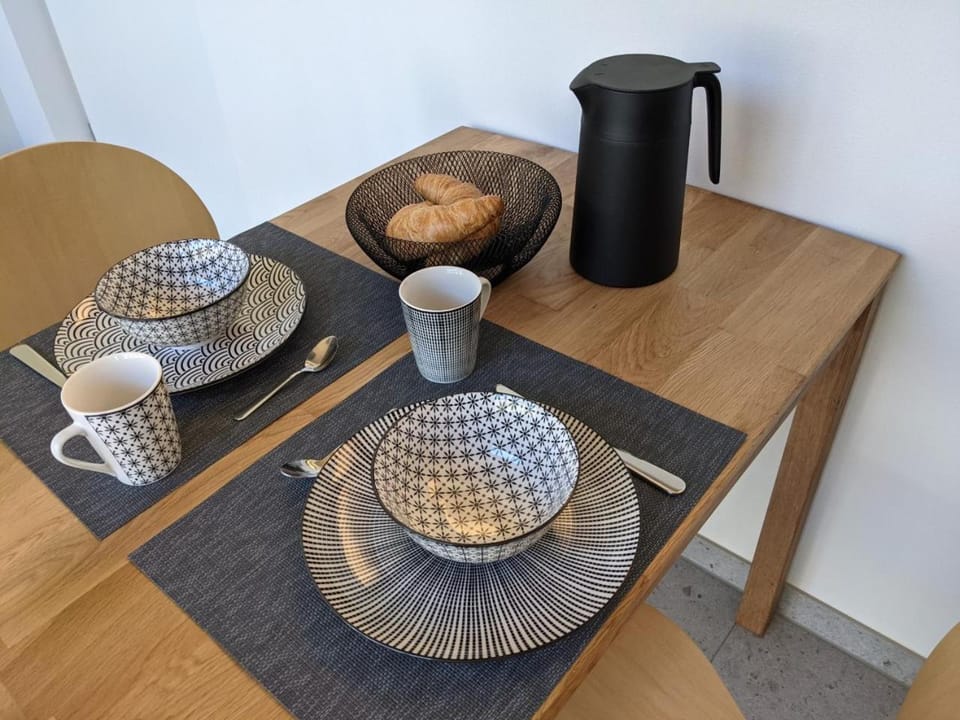 Coffee/tea facilities, Dining area