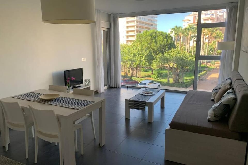 TV and multimedia, View (from property/room), Living room, Dining area