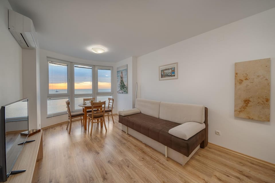 TV and multimedia, Living room, Dining area, Sea view, Sunrise