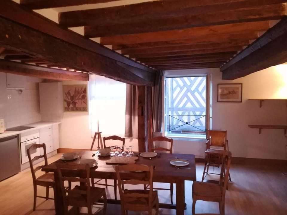 Living room, Dining area