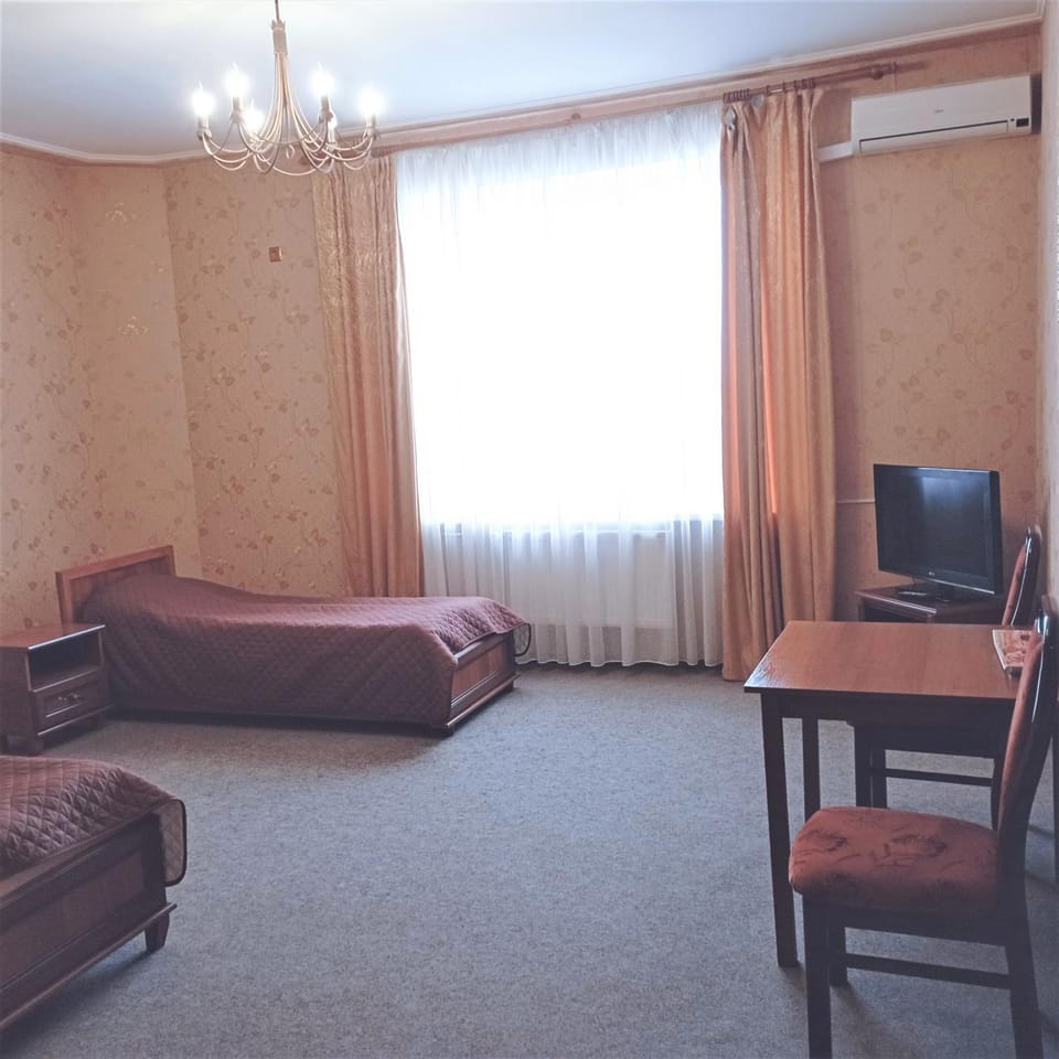 Bed, TV and multimedia, Photo of the whole room