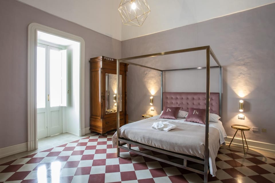 Bedroom, wardrobe