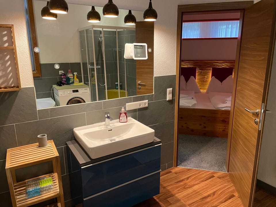 Bathroom, Photo of the whole room
