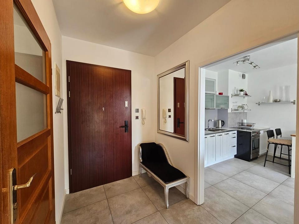 Kitchen or kitchenette, Dining area, oven, stove