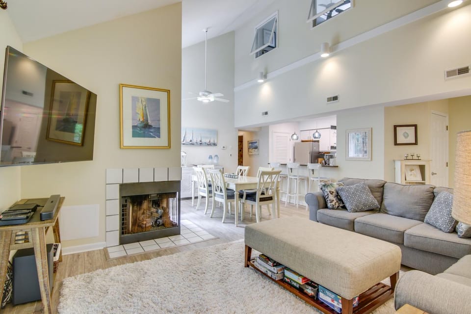 1 Mi to Beach: Sea Colony Condo w/ Balcony! House in Sussex County